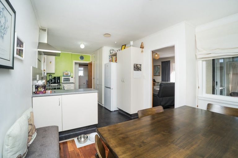 Photo of property in 32 Aberdeen Avenue, Takaro, Palmerston North, 4412