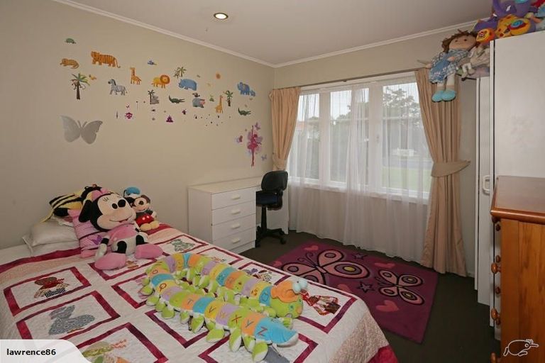 Photo of property in 20 Edwards Avenue, Henderson, Auckland, 0610