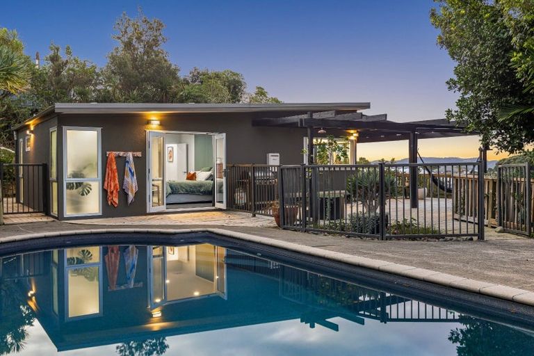 Photo of property in 74 Duncansby Road, Stanmore Bay, Whangaparaoa, 0932
