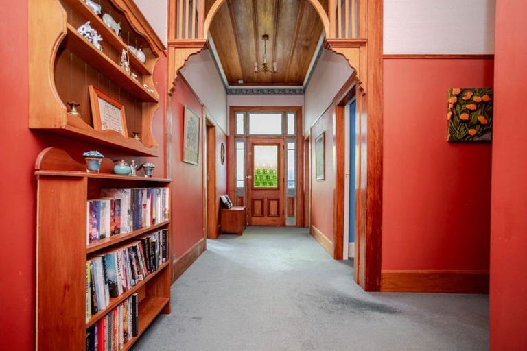 Photo of property in 18 Albert Street, Dannevirke, 4930