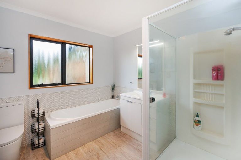 Photo of property in 294 Polson Hill Drive, Aokautere, Palmerston North, 4471