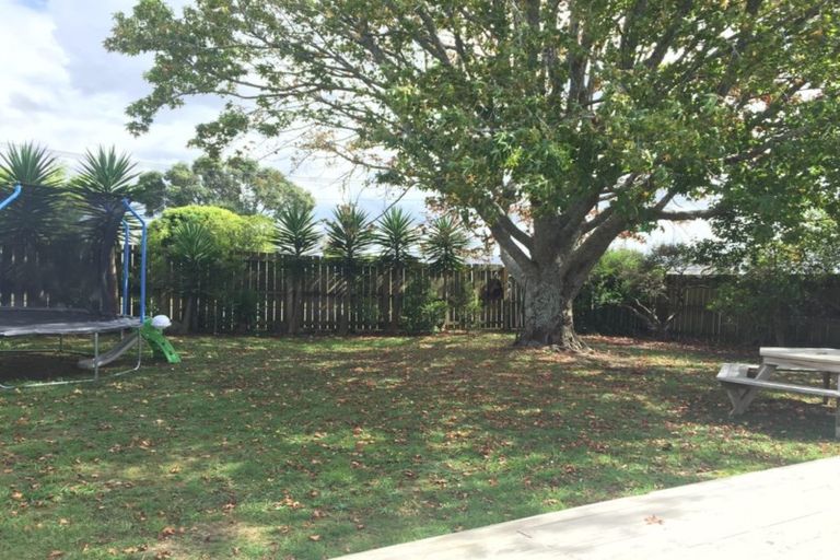 Photo of property in 55a Lynwood Road, New Lynn, Auckland, 0600