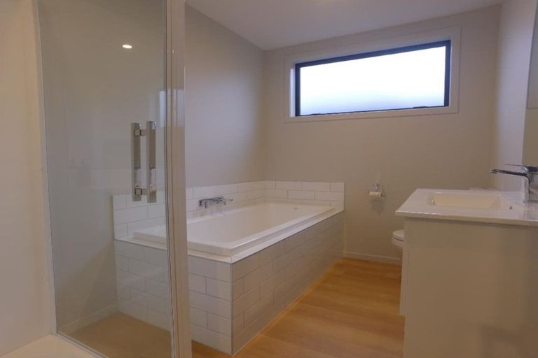 Photo of property in 5 Huxley Place, Lake Hayes, Queenstown, 9304
