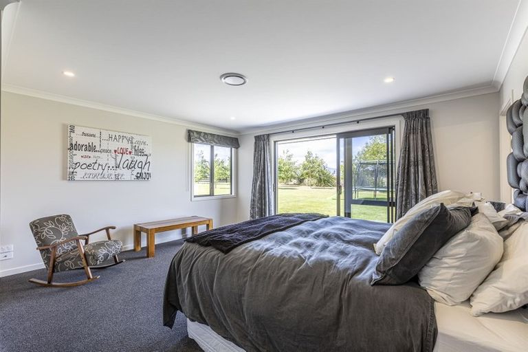 Photo of property in 7 Hartwell Drive, Kelvin Grove, Palmerston North, 4470