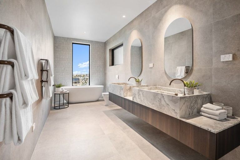 Photo of property in 15 Ridgelea Road, Long Bay, 0792