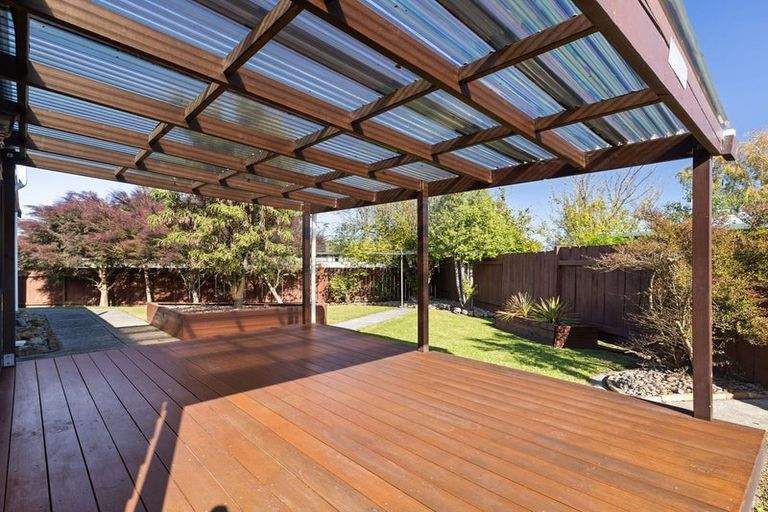 Photo of property in 1 Lydia Place, Kelvin Grove, Palmerston North, 4414