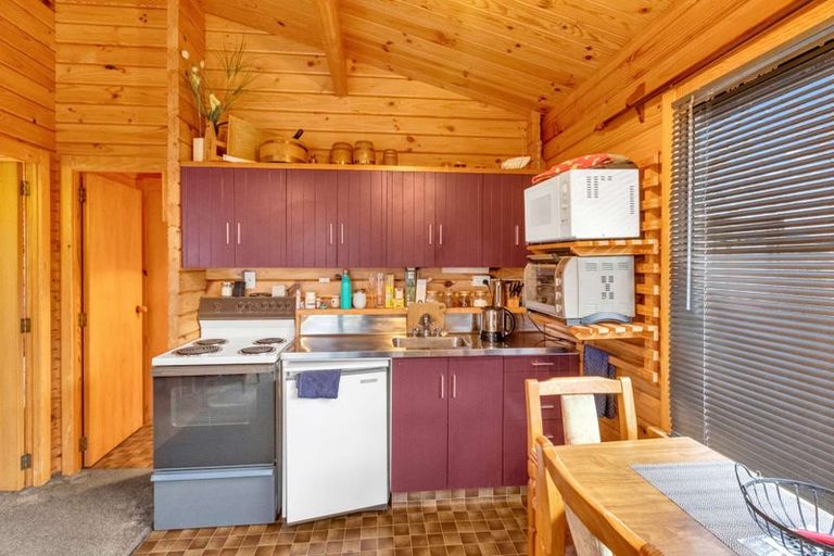 Photo of property in 39 Newburn Street, Waikaia, 9778