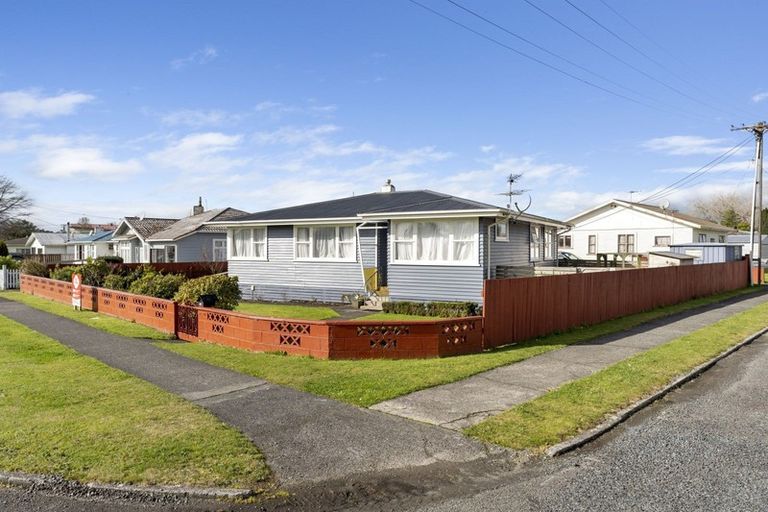 Photo of property in 65 Cloten Road, Stratford, 4332