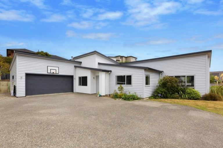 Photo of property in 144 Navigation Drive, Whitby, Porirua, 5024