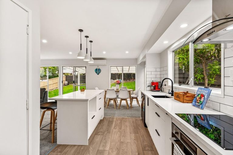 Photo of property in 17 Malmo Place, Massey, Auckland, 0614