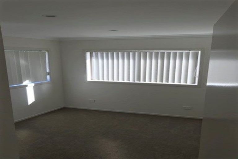 Photo of property in 35 Riverglade Parkway, Te Atatu South, Auckland, 0610