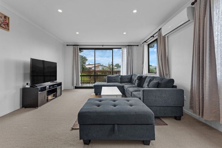 Photo of property in 2/65e Metcalfe Road, Ranui, Auckland, 0612