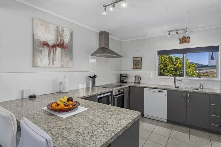 Photo of property in 27 Roys Road, Parkvale, Tauranga, 3112