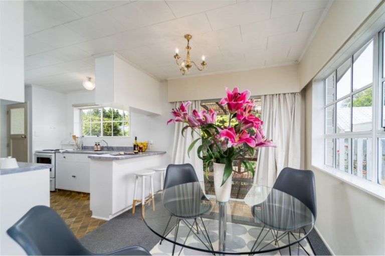 Photo of property in 14 Papawai Road, Greytown, 5712