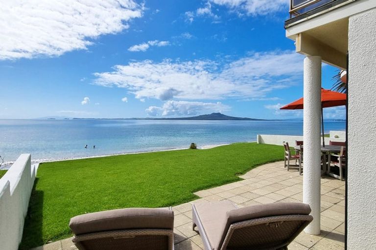 Photo of property in 2/15 Craig Road, Milford, Auckland, 0620