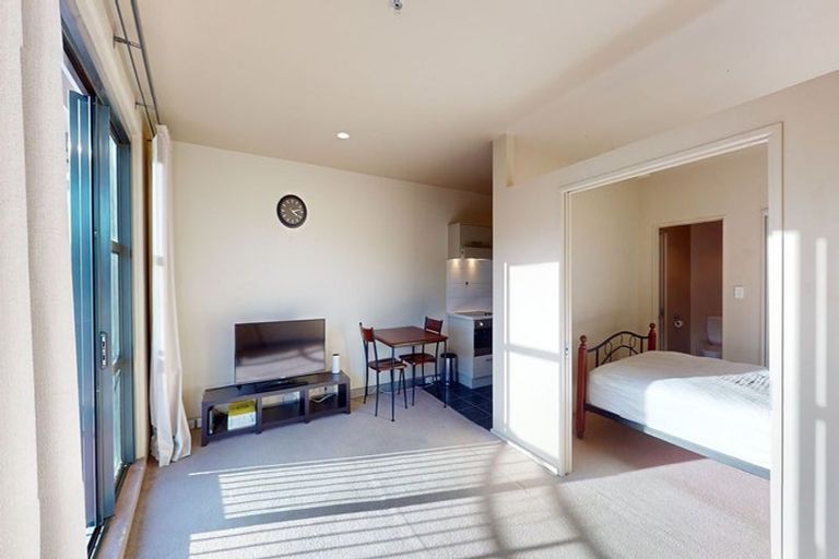 Photo of property in Atrium Towers, 6p/154 The Terrace, Wellington Central, Wellington, 6011