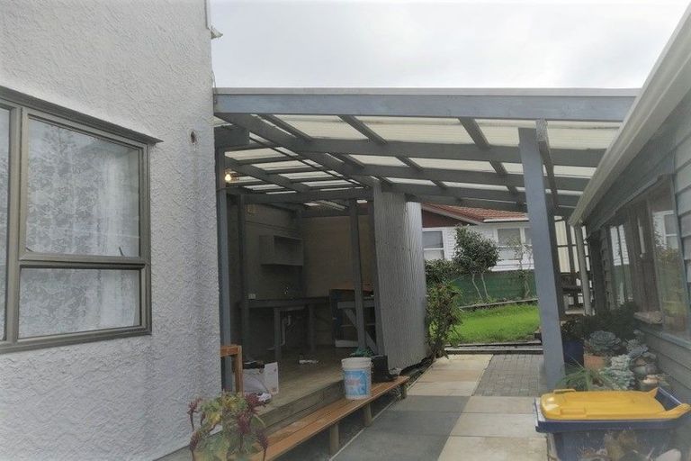 Photo of property in 5 Fowler Street, Northcote, Auckland, 0627