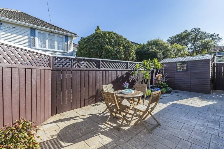 Photo of property in 21 Cecil Road, Tawa, Wellington, 5028