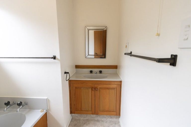 Photo of property in 69a Williams Street, Cambridge, 3434