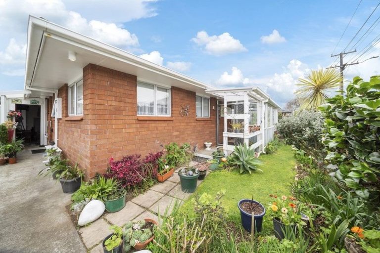 Photo of property in 124b Govett Avenue, Frankleigh Park, New Plymouth, 4310