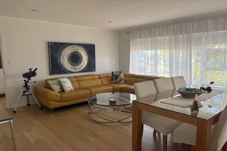 Photo of property in 121 Arran Road, Browns Bay, Auckland, 0630