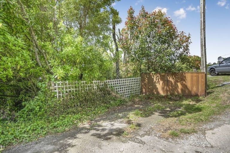 Photo of property in 113a Newlands Road, Newlands, Wellington, 6037