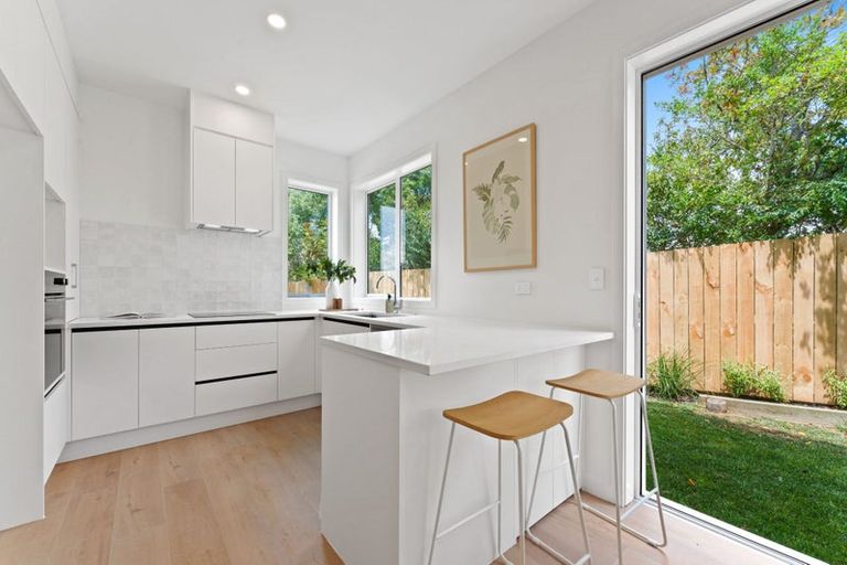 Photo of property in 4c Towra Place, Botany Downs, Auckland, 2010