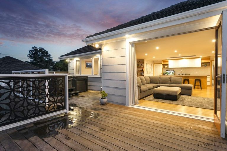 Photo of property in 342 Glengarry Road, Glen Eden, Auckland, 0602