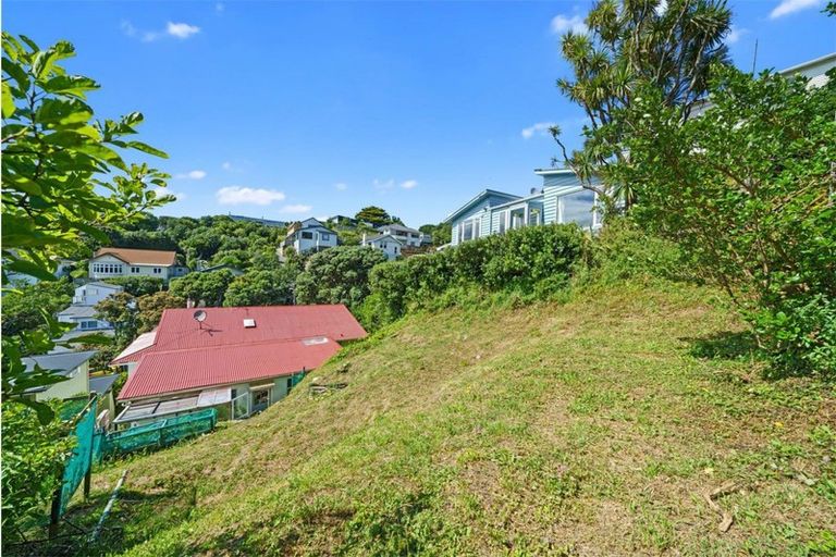 Photo of property in 20 Hungerford Road, Lyall Bay, Wellington, 6022