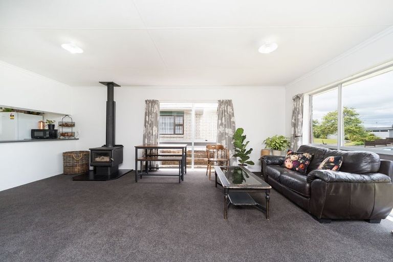 Photo of property in 5a Palliser Place, Milson, Palmerston North, 4414