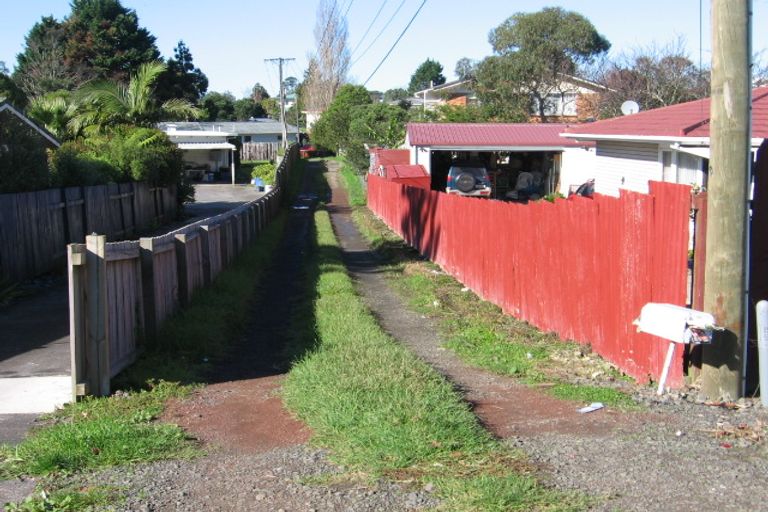 Photo of property in 25 Roberts Road, Te Atatu South, Auckland, 0610