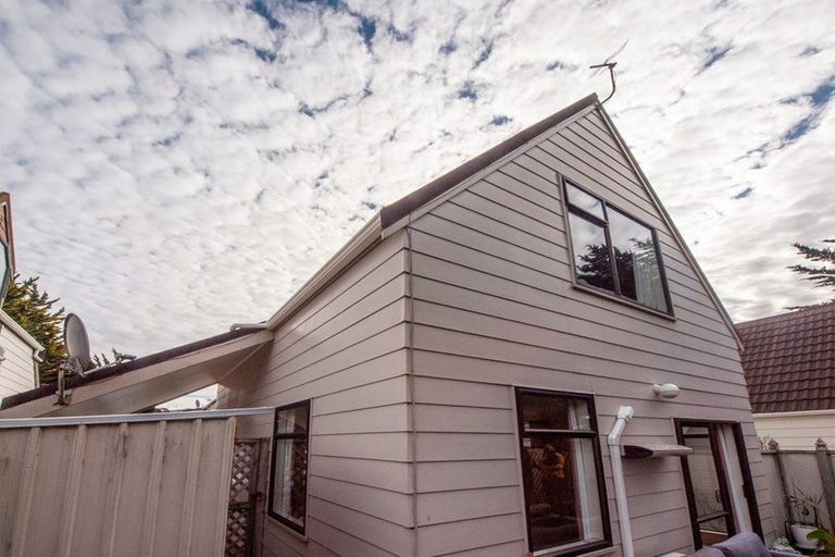 Photo of property in 2/46 Wingfield Place, Churton Park, Wellington, 6037