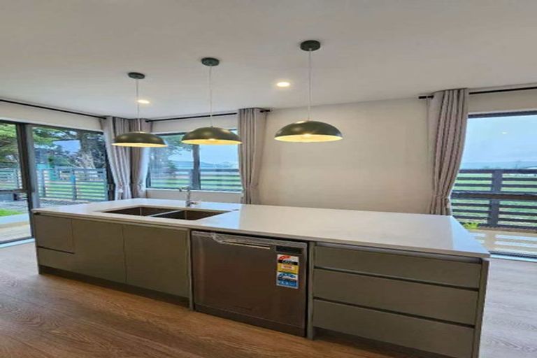 Photo of property in 3 Yellow Pear Lane, Karaka, 2578