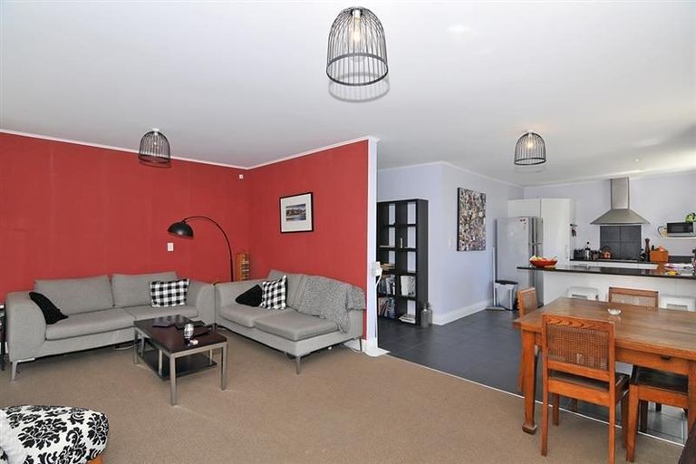 Photo of property in 1-3/100 Overtoun Terrace, Hataitai, Wellington, 6021