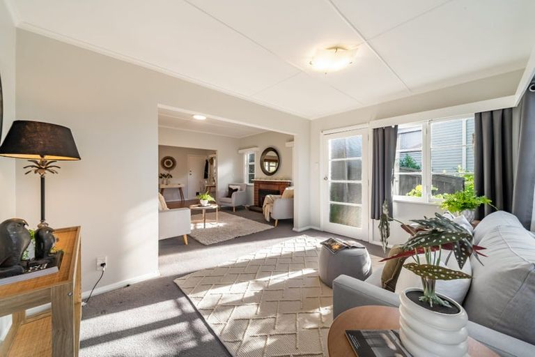 Photo of property in 11 Terawhiti Terrace, Karori, Wellington, 6012