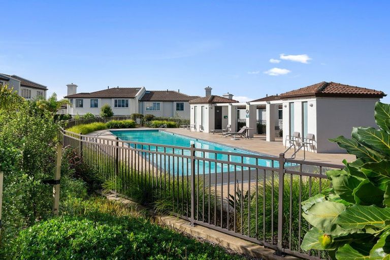 Photo of property in Point Ridge, 130 Gills Road, Albany Heights, Auckland, 0632
