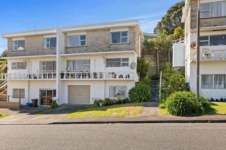 Photo of property in 25b Port View Crescent, Moturoa, New Plymouth, 4310