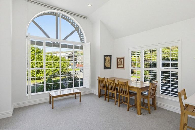 Photo of property in 1 Maple Lane, Waikanae, 5036