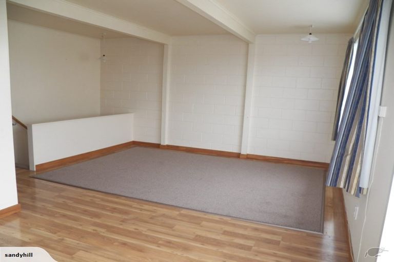 Photo of property in 33a Edgecombe Street, Newlands, Wellington, 6037