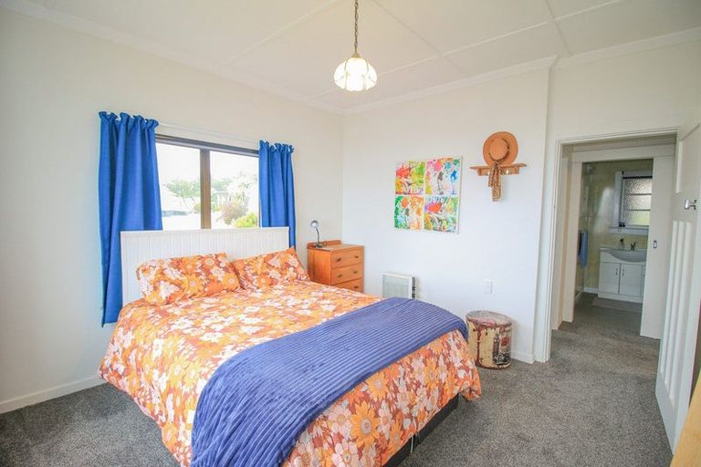 Photo of property in 12 Walker Street, Bluff, 9814