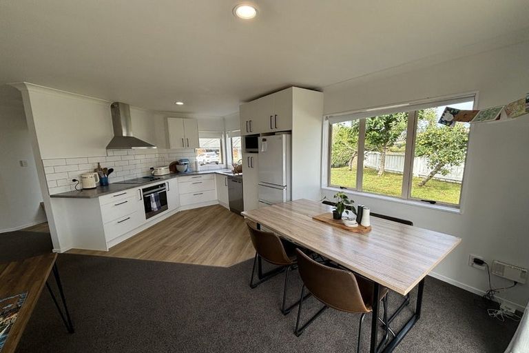 Photo of property in 8a Oakwood Place, Pukekohe, 2120