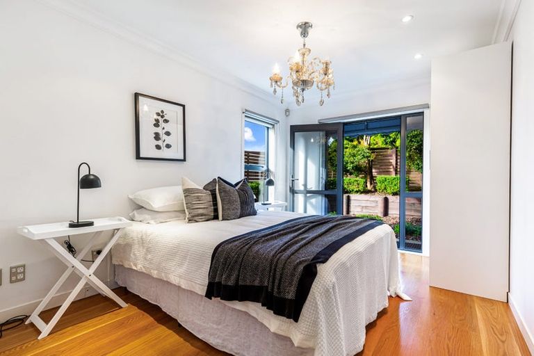 Photo of property in 49 Matipo Road, Te Atatu Peninsula, Auckland, 0610