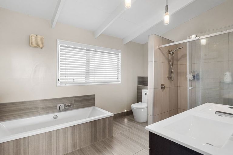 Photo of property in 14 Van Dieman Close, Templeton, Christchurch, 8042