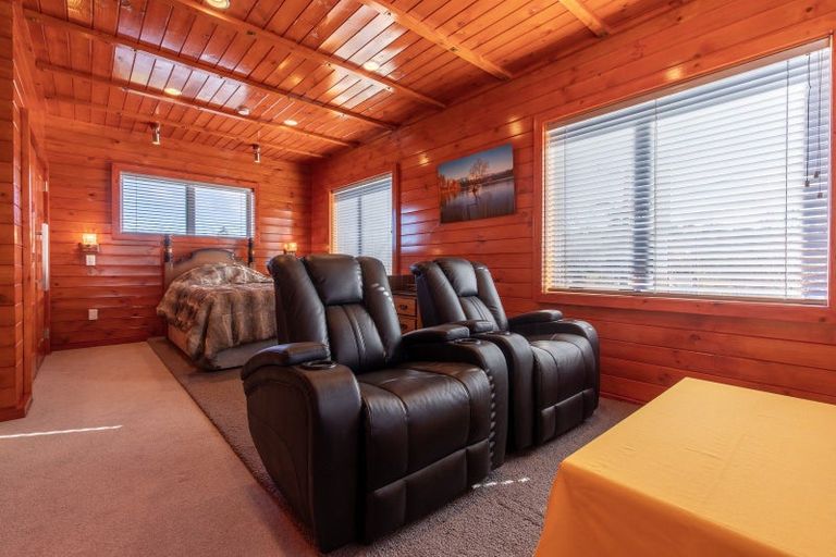 Photo of property in 31 Church Street, Waipawa, 4210