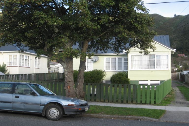 Photo of property in 101 Wilkie Crescent, Naenae, Lower Hutt, 5011