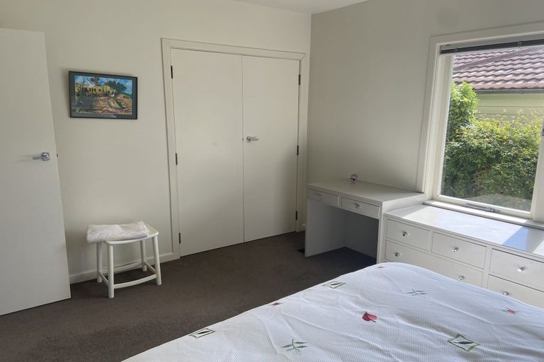 Photo of property in 11 Randwick Road, Northland, Wellington, 6012