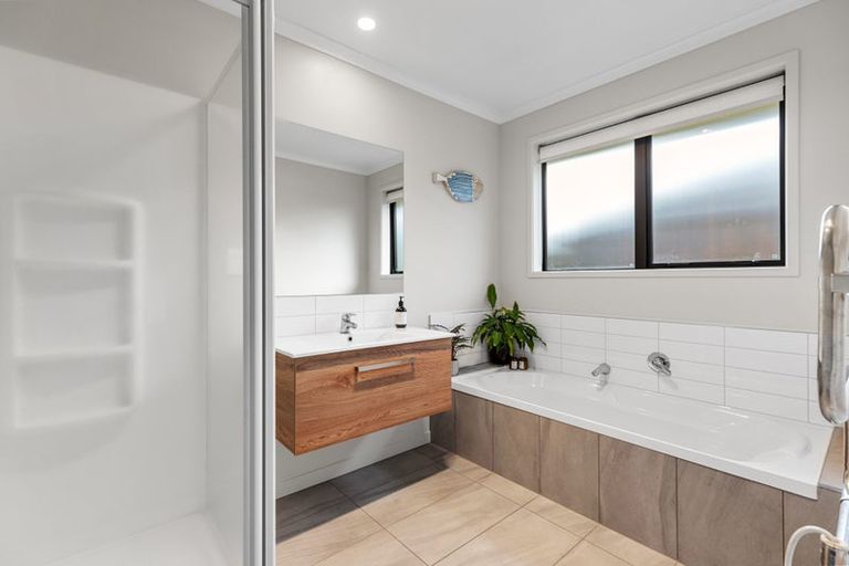 Photo of property in 10 Turnbridge Street, Pyes Pa, Tauranga, 3112