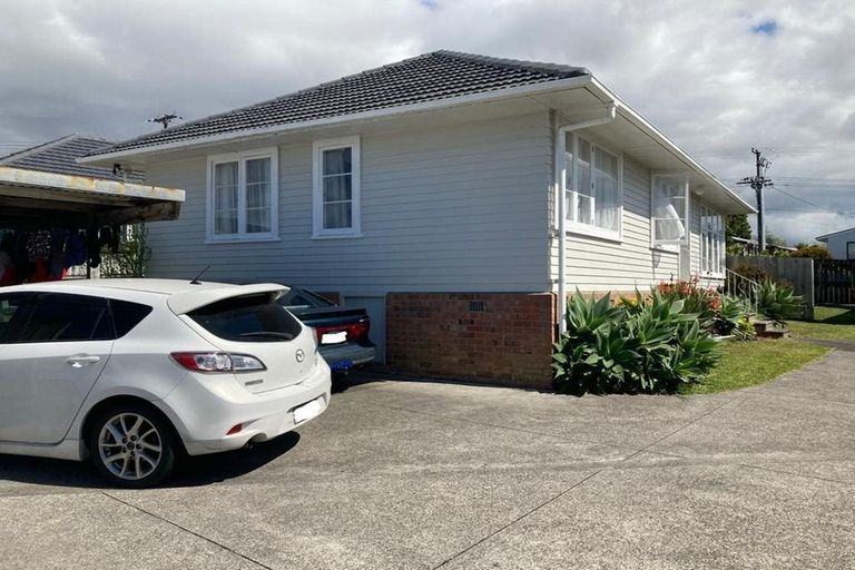 Photo of property in 93 Roberts Road, Te Atatu South, Auckland, 0610