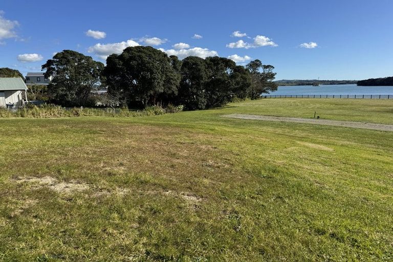 Photo of property in 19 Goble Road, Clarks Beach, 2679