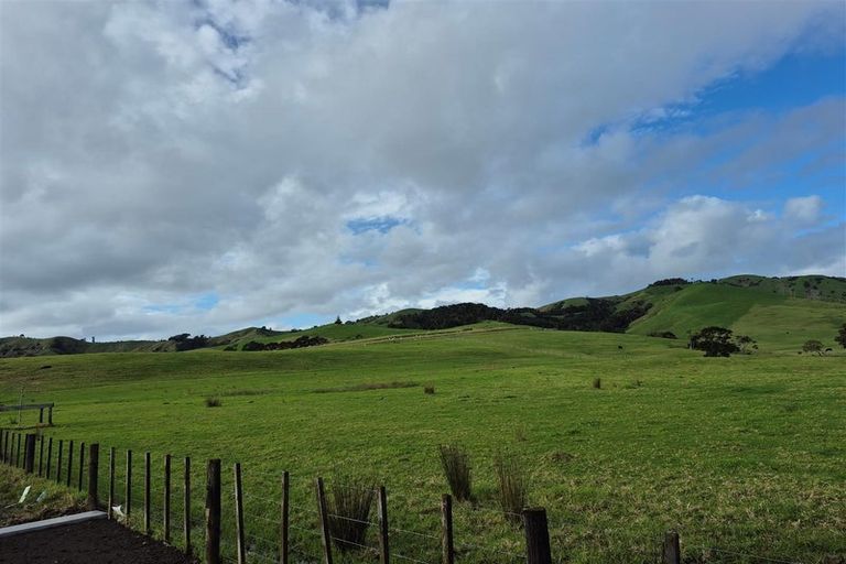 Photo of property in 12 Mataikokako Loop, Kawakawa Bay, 2585